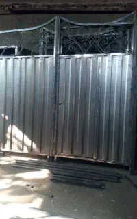 درب ۳متری گاراژی سر باز با ستونها