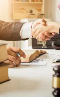 وکیل پایه یک دادگستری متخصص در امور شرکت ها
