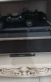 ps4.    یک ترا اسلیم با دوسته اصلی