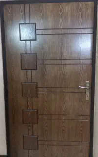 درب چوبی کاملا سالم