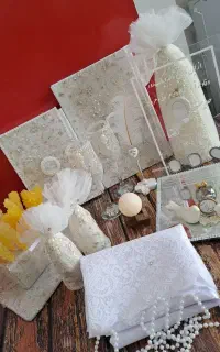 همه وسایل بله‌برون عروس، یک‌جا وهماهنگ، رنگینـکده
