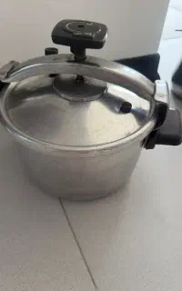 زودپز ۶ لیتر سالم