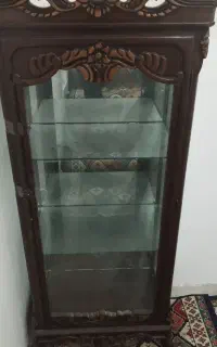 ویترین چوبی منبت‌کاری شده کلاسیک شیک و سالم