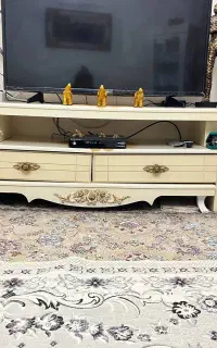 میز تلویزیون در حد نو