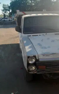 نیسان مدل ۸۳ سفید