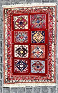 گلیم دستباف سیرجان طرح لوزی رنگ لاکی بسیار زیبا