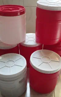 سطل پلاستیکی