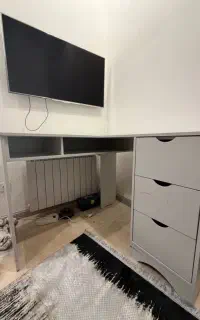 میز تحریر و کامپیوتر