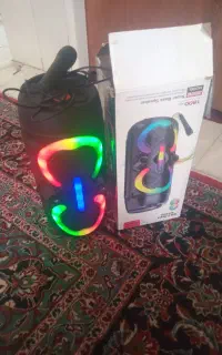 یک عدد اسپیکر