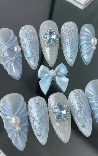 آموزش حرفه ای کاشت ناخن+طراحی vip