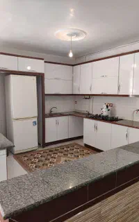 سویت یا طبقه بالا به شرط تمیزی(بومی داده نمیشود)
