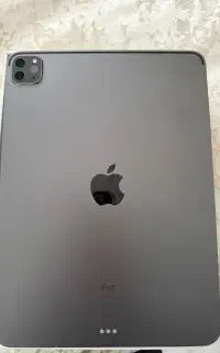 iPad Pro M1 11 پکیج کامل+ قلم +کیبورد در حد آکبند