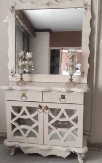 آینه کنسول و شمعدانی