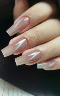 خدمات کاشت ناخن