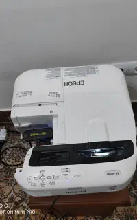 ویدئو پروژکتور فاصاه نزدیک اپسونepson 585 پرژکتور