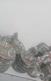 مقدار چینی مرغی قدیمی