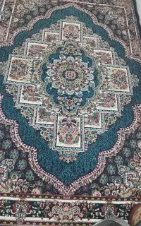 یه عدد فرش ۹ متری و ۴ متری
