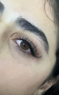 اکستنشن مژه مناسب ترین قیمت و بهترین کیفیت