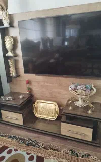 میز تلویزیون چوبی در حد نو