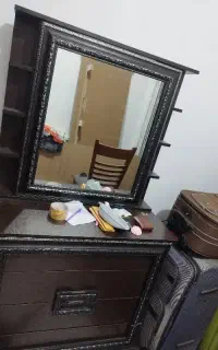 میز ارایش کاملا سالم