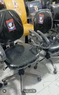 صندلی اداری در حد نو