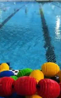 مربی شنای خانم ها