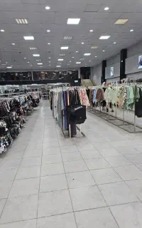 سرپرست فروشگاه پوشاک زنانه