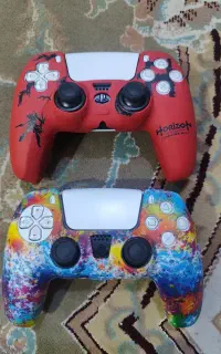 فروش ۲ عدد دسته PS5 به همراه کاور + کارتون دسته ها