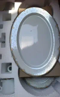 سرویس چینی ۸۰ پارچ۱۲ نفره کامل