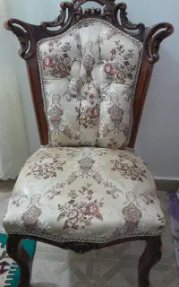 صندلی سلطنتی چوب خالص وپارچه نو خوشکل کار نکرده