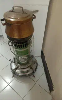 چراغ قدیمی سالم نفتی با دیگ مسی