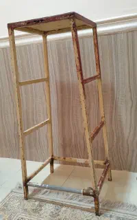 چهار پایه تراز آهنی