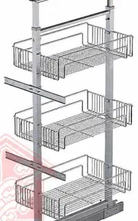 سوپری داخل کابینت ایستاده