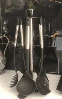 ست نسوز کفگیر ملاقه۷ تکه همراه استند