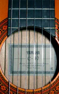 گیتار یاماها c-40