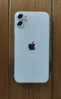 ایفون 11نرمال