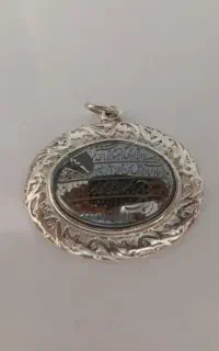 آویز سنگ و حدید
