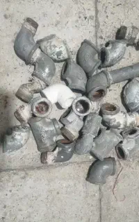 یه تعداد زانوی راست سه راهی ..لوله