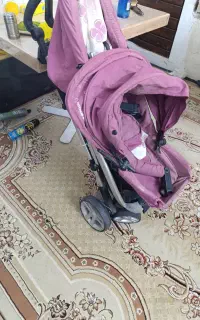 یک کالسکه بچه بفروش میرسد
