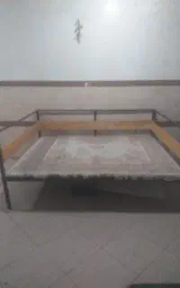 تخت مخصوص رستوران سنتی قلیانسرا کافه