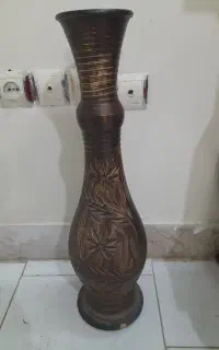 گلدان پایه بلند