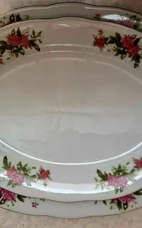 سرویس گل سرخی قدیمی