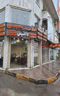 به چندنیرودورکارخانم حرفه ای کمپین فروش تولیدمحتوا