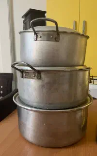 سه عدد قابلمه روی بزرگ