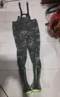 چکمه ماهیگیری دو بند