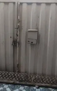 درب ورودی حیاط