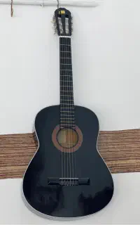 گیتار مشکی