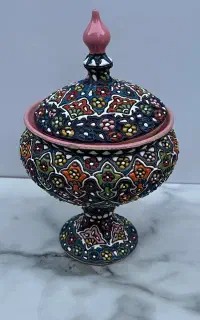 شکلات خوری سفالی پایه‌دار میناکاری