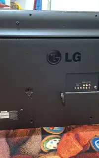 تلویزیون ۴۲ LG ال ای دی پنل شکسته