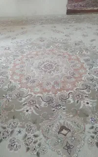 فرش گل برجسته کرمی
